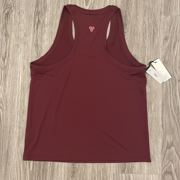 Brand new Aritzia TnAction small tank top - Picture 4 of 8
